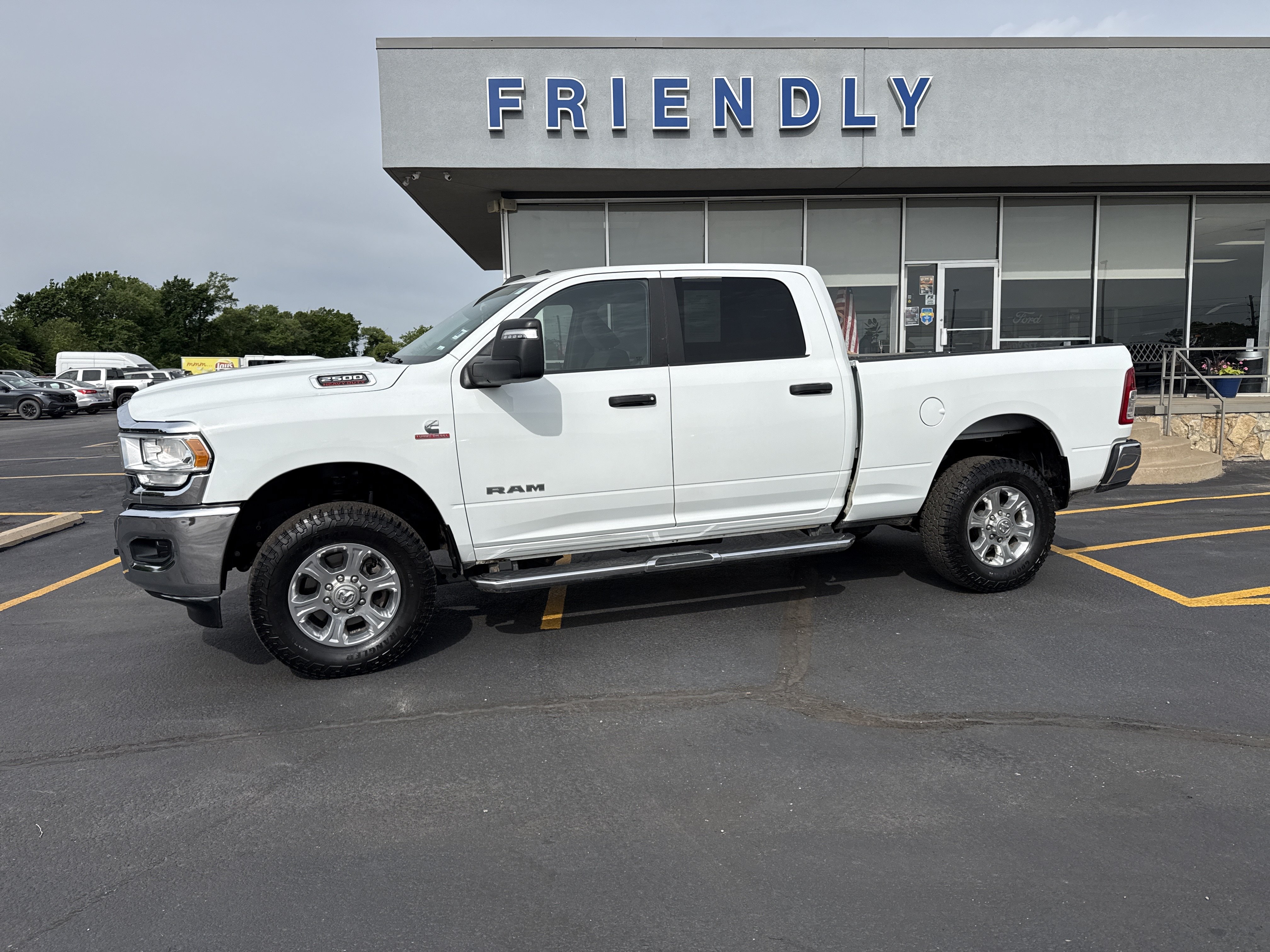 Used 2024 RAM 2500 Big Horn AWD/4WD image 2