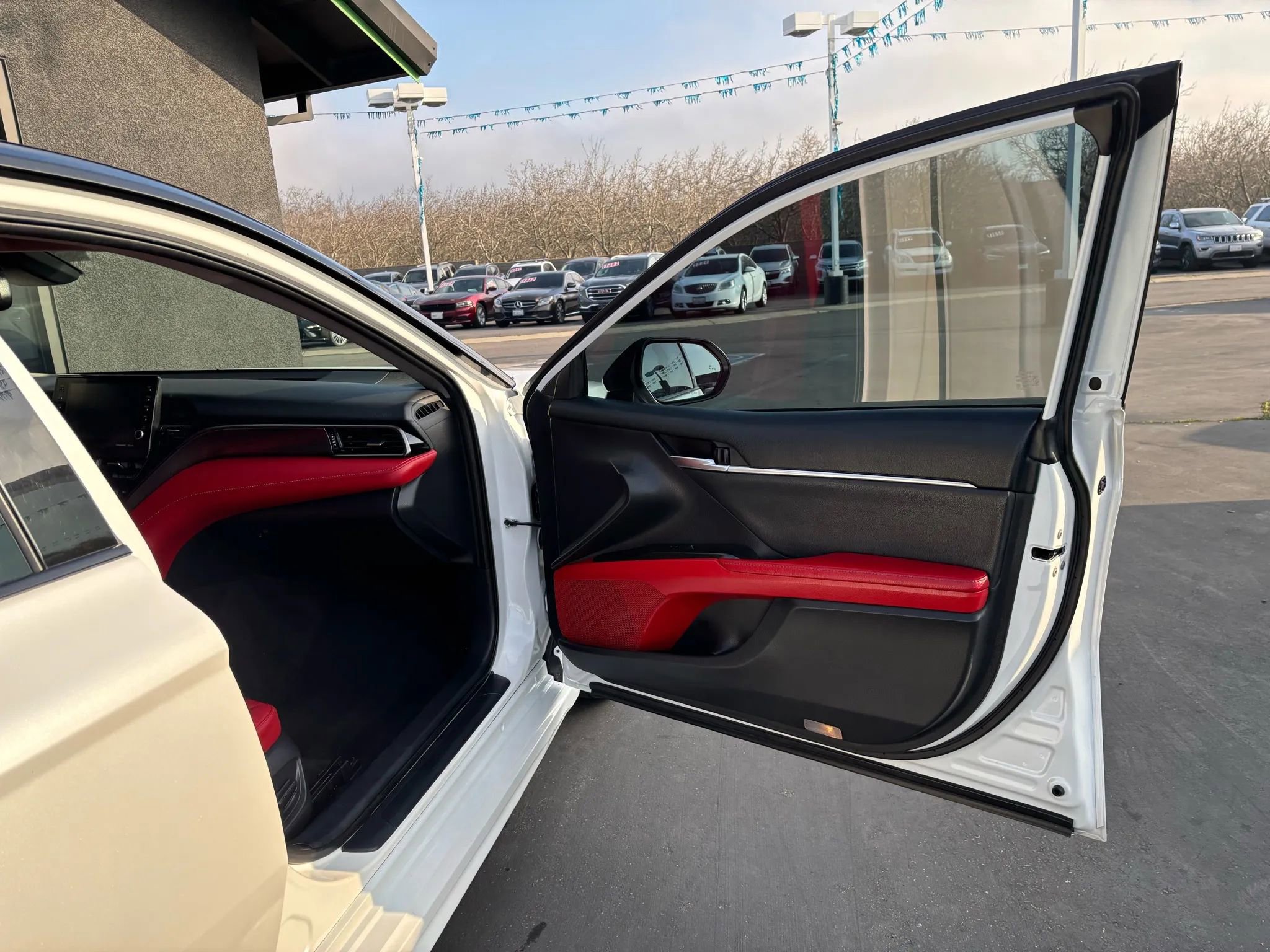 Used 2021 Toyota Camry XSE image 13