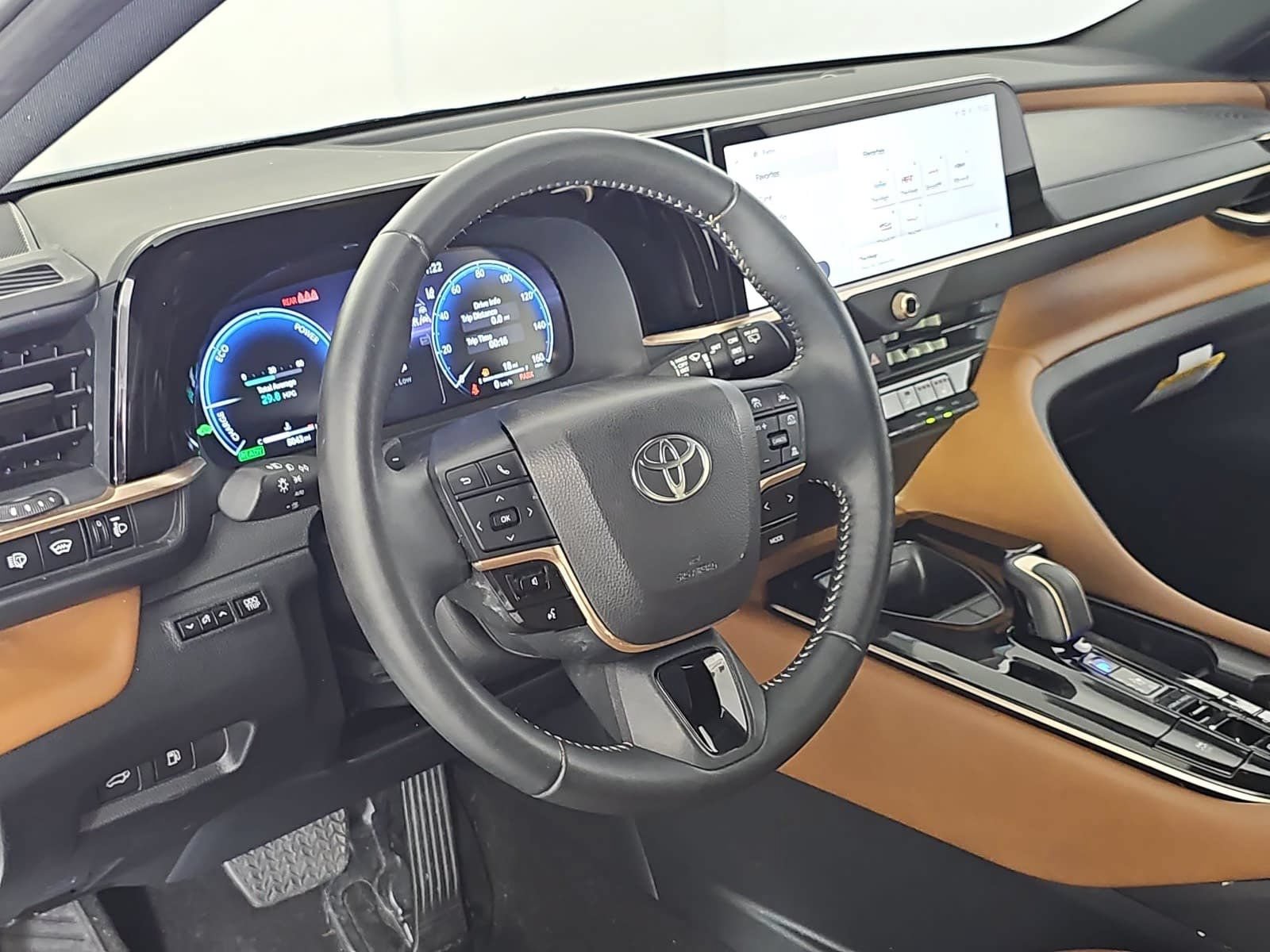 Used 2025 Toyota Crown Signia AWD/4WD image 16