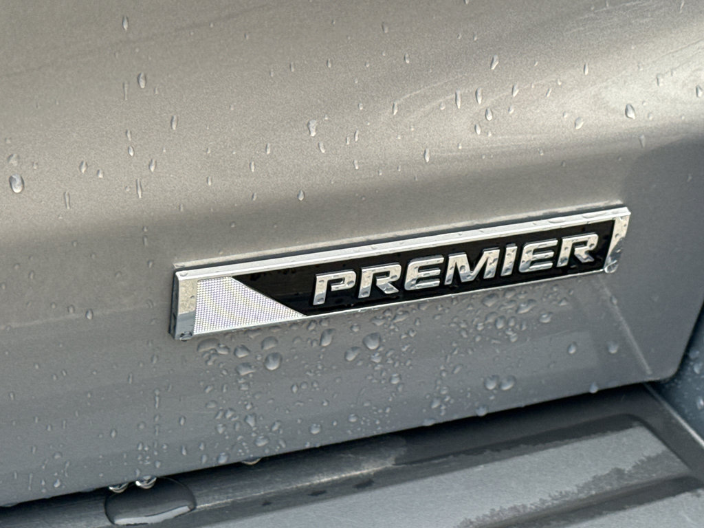 Used 2017 Chevrolet Suburban Premier image 8