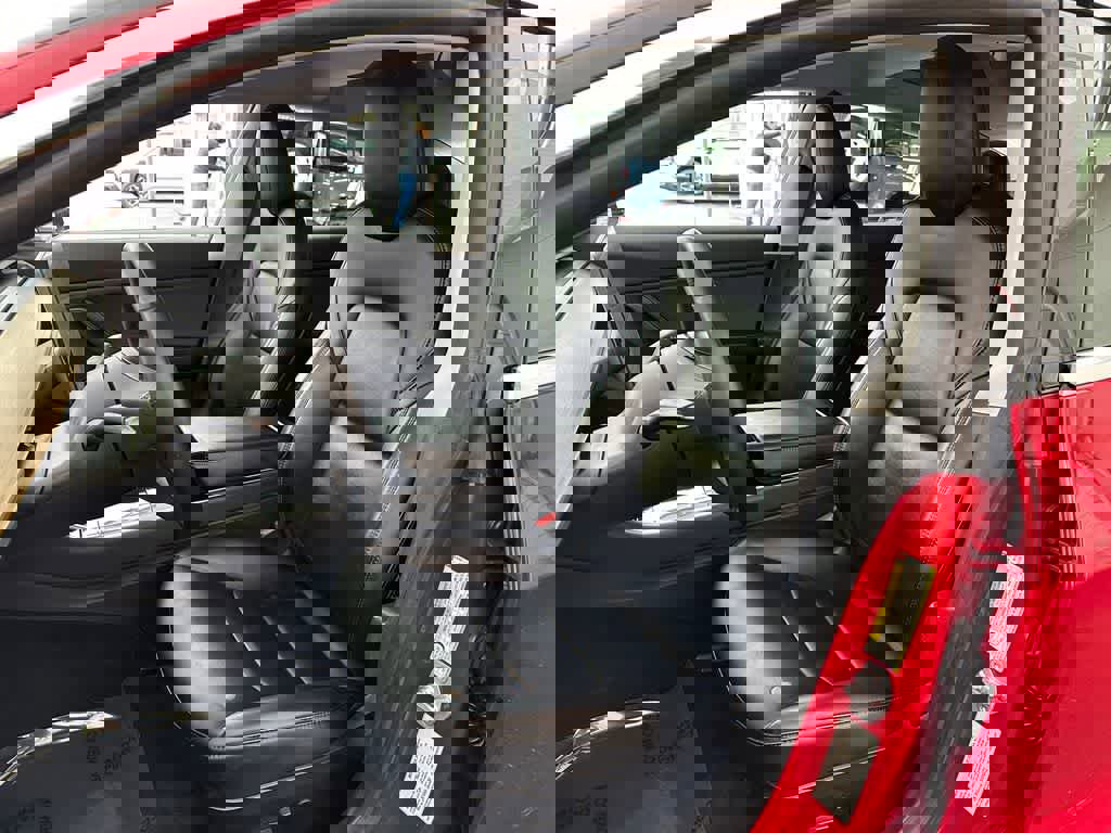 Used 2019 Tesla Model 3 Standard Range image 11