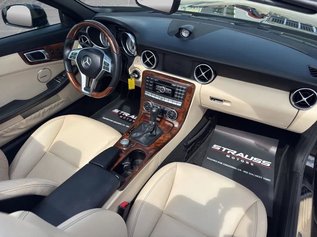 Used 2012 Mercedes-Benz SLK 350 image 24