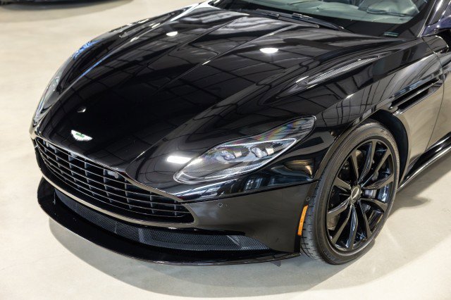 Used 2021 Aston Martin DB11 Volante image 13