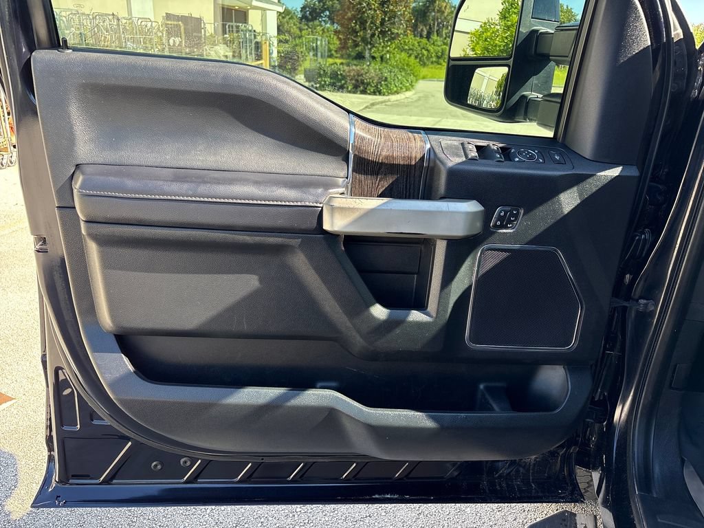 Used 2021 Ford F250 Lariat w/ Lariat Ultimate Package AWD/4WD image 27