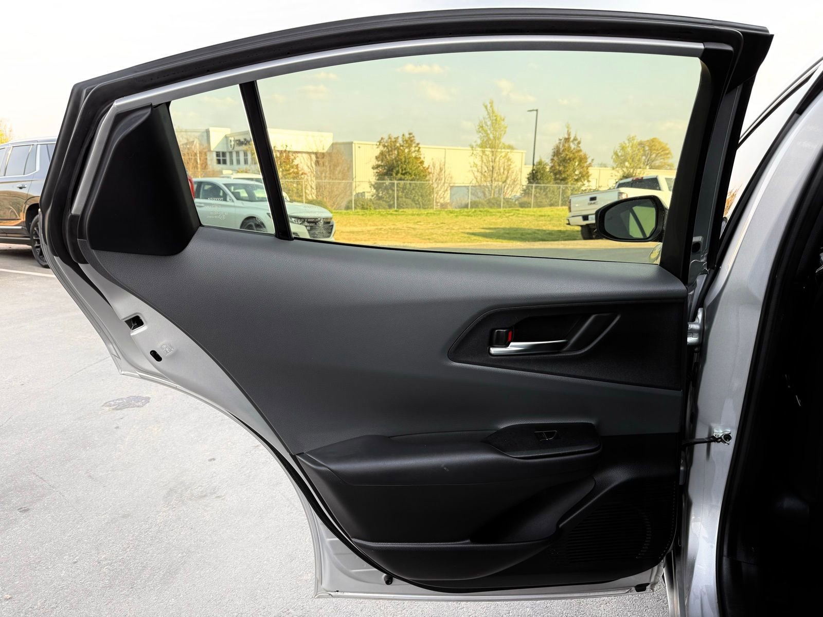 Used 2024 Toyota Prius XLE FWD image 23