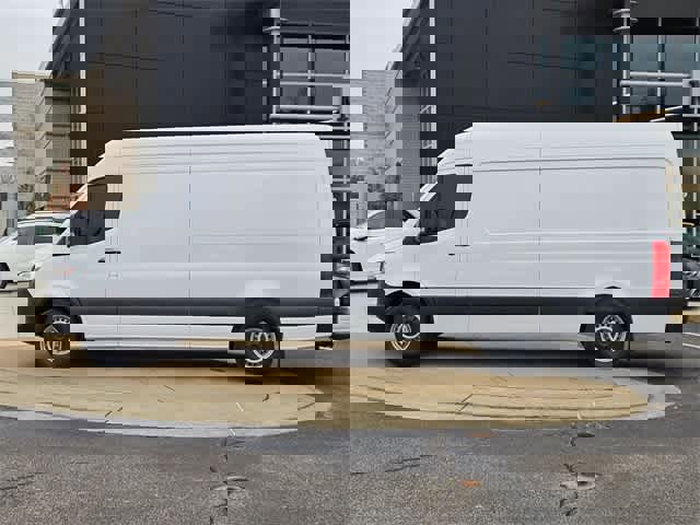 Used 2024 Mercedes-Benz Sprinter 2500 w/ Acoustic Package image 5