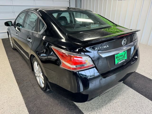 Used 2014 Nissan Altima 3.5 SL w/ Technology Package FWD image 4