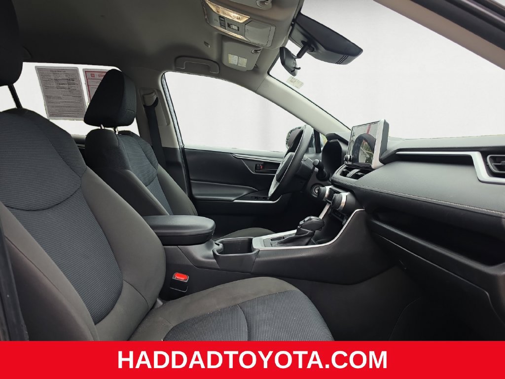 Used 2023 Toyota RAV4 LE AWD/4WD image 16