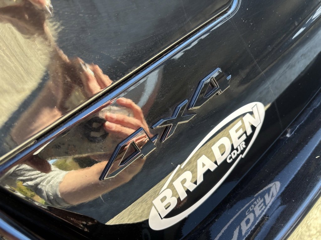 Used 2023 Jeep Grand Cherokee Altitude image 10