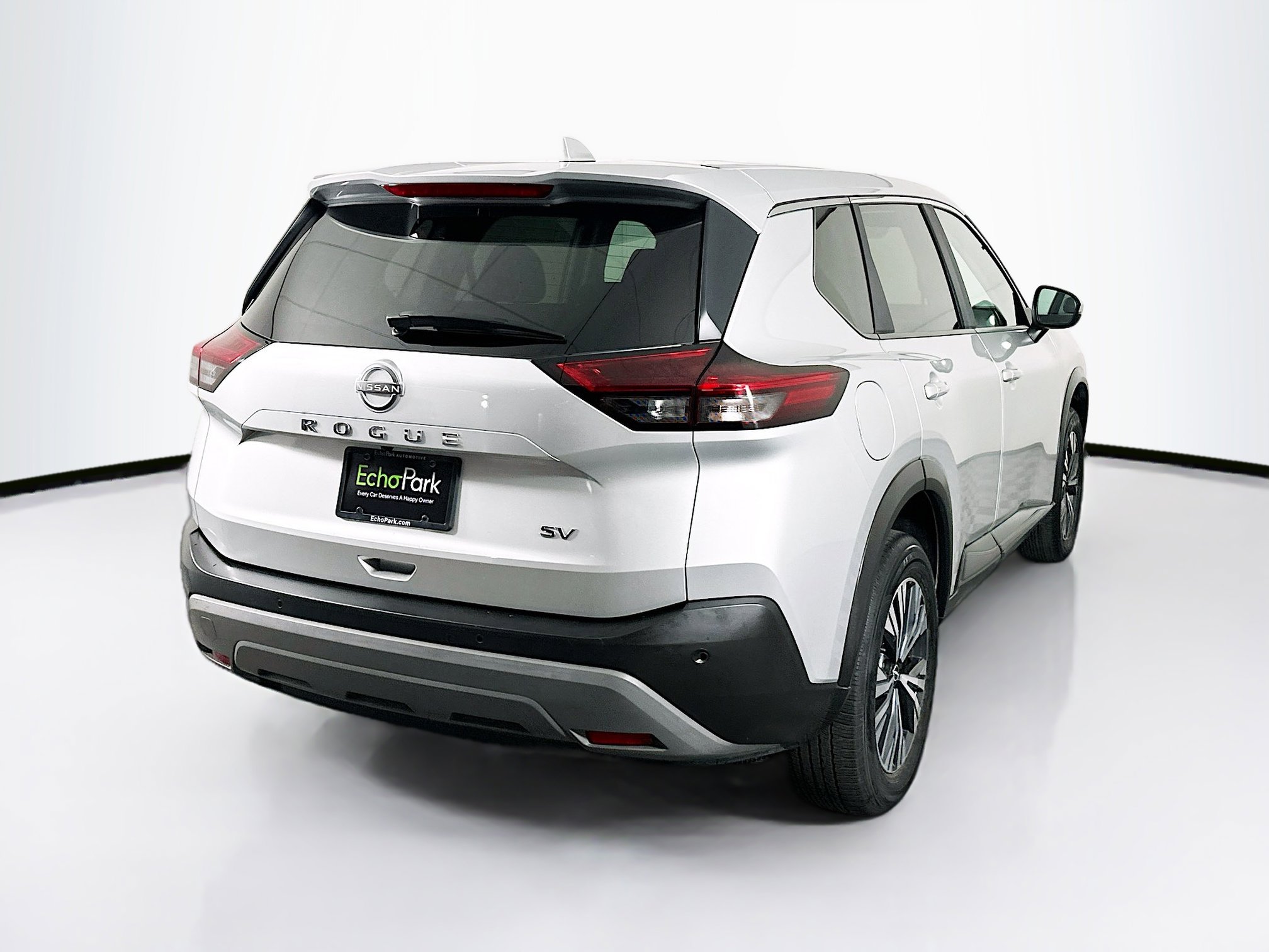 Used 2022 Nissan Rogue SV image 9