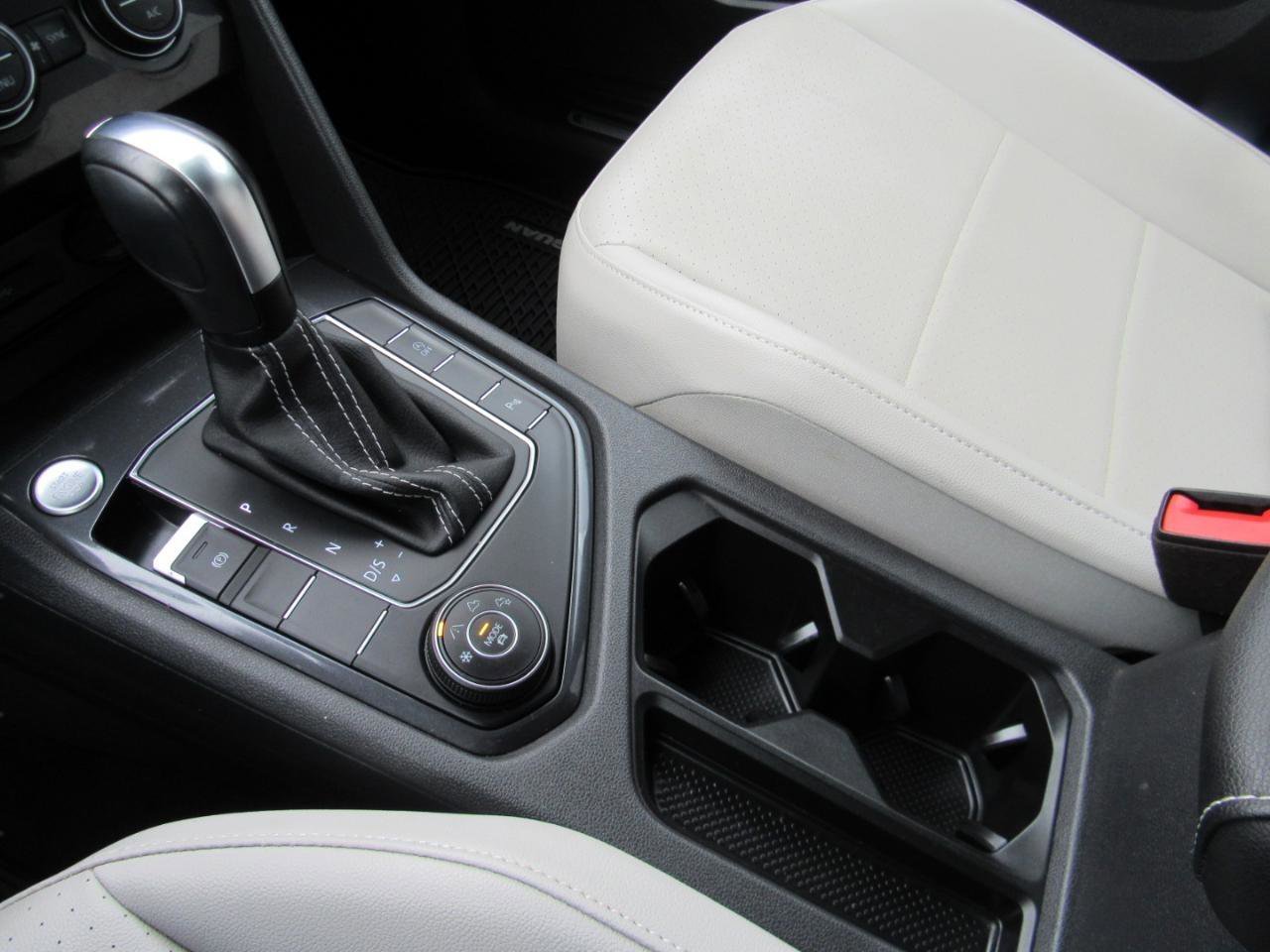 Used 2021 Volkswagen Tiguan SE R-Line image 9