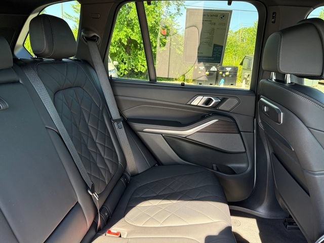 Used 2024 BMW X5 xDrive40i w/ Executive Package AWD/4WD image 19