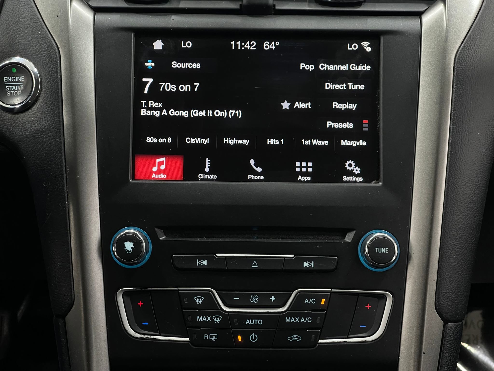 Used 2018 Ford Fusion SE w/ Fusion SE Technology Package image 22