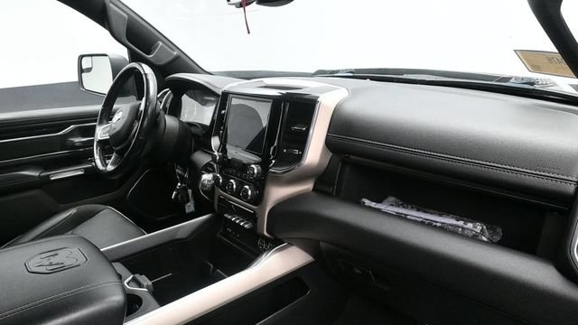 Used 2019 RAM 1500 Laramie AWD/4WD image 16