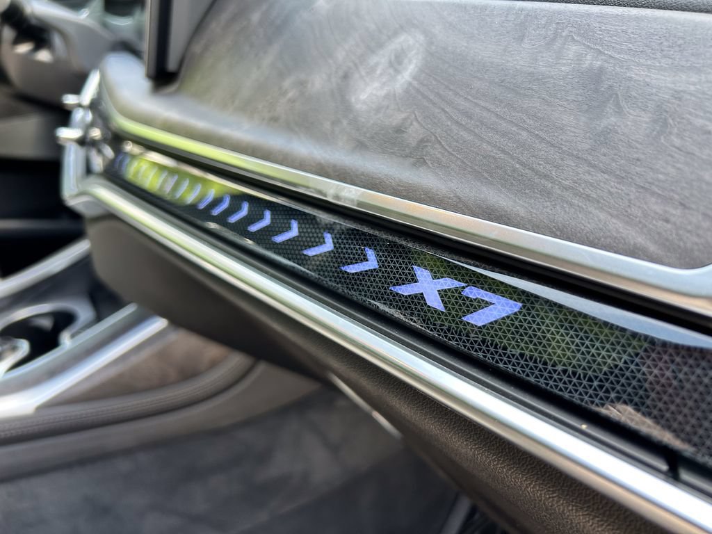 Used 2023 BMW X7 xDrive40i w/ M Sport Package AWD/4WD image 52