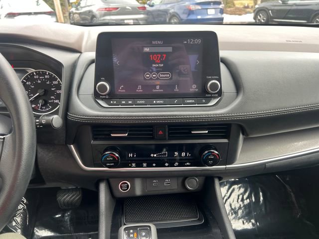 Used 2023 Nissan Rogue SV image 19