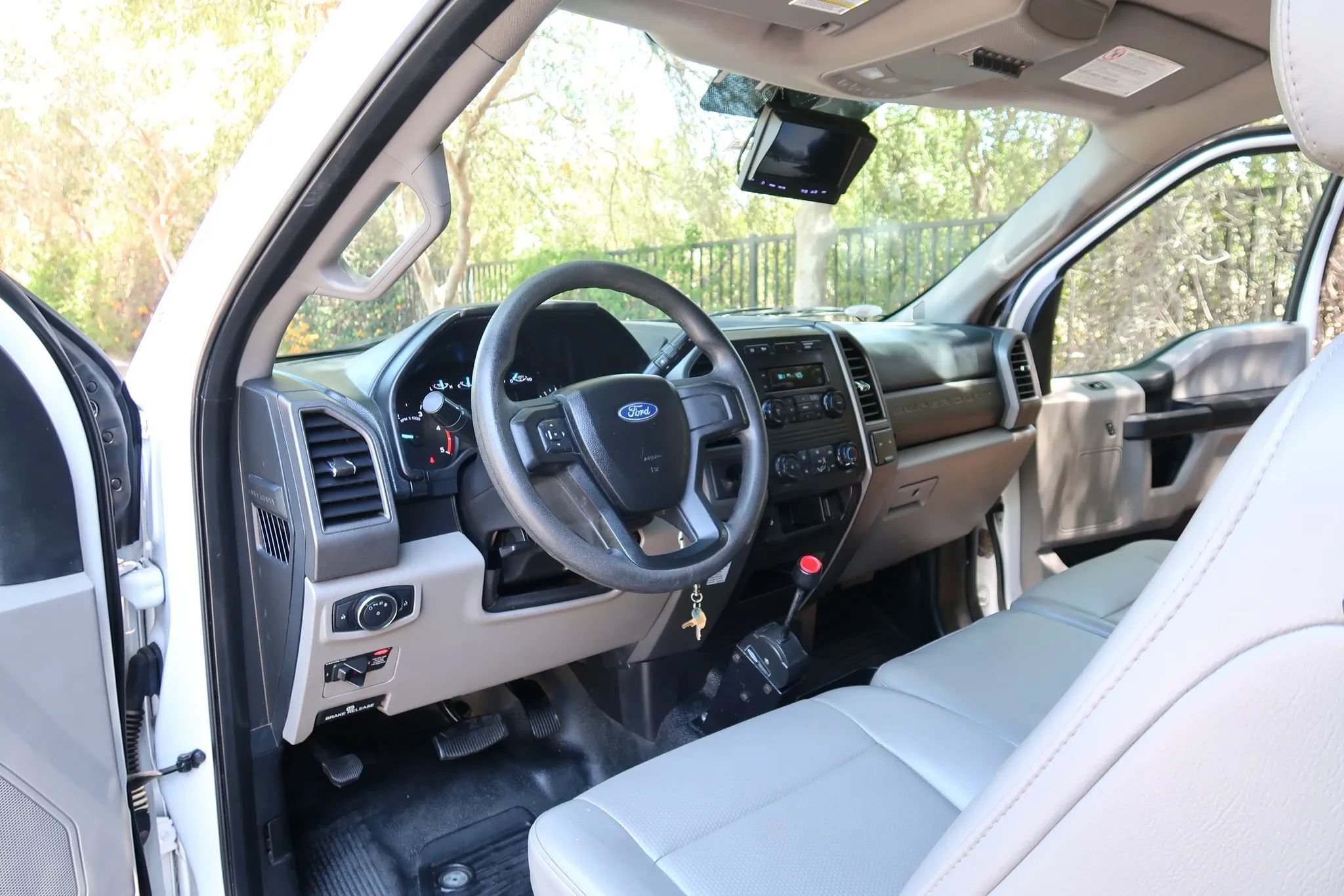 Used 2017 Ford F550 2WD SuperCab Super Duty image 30