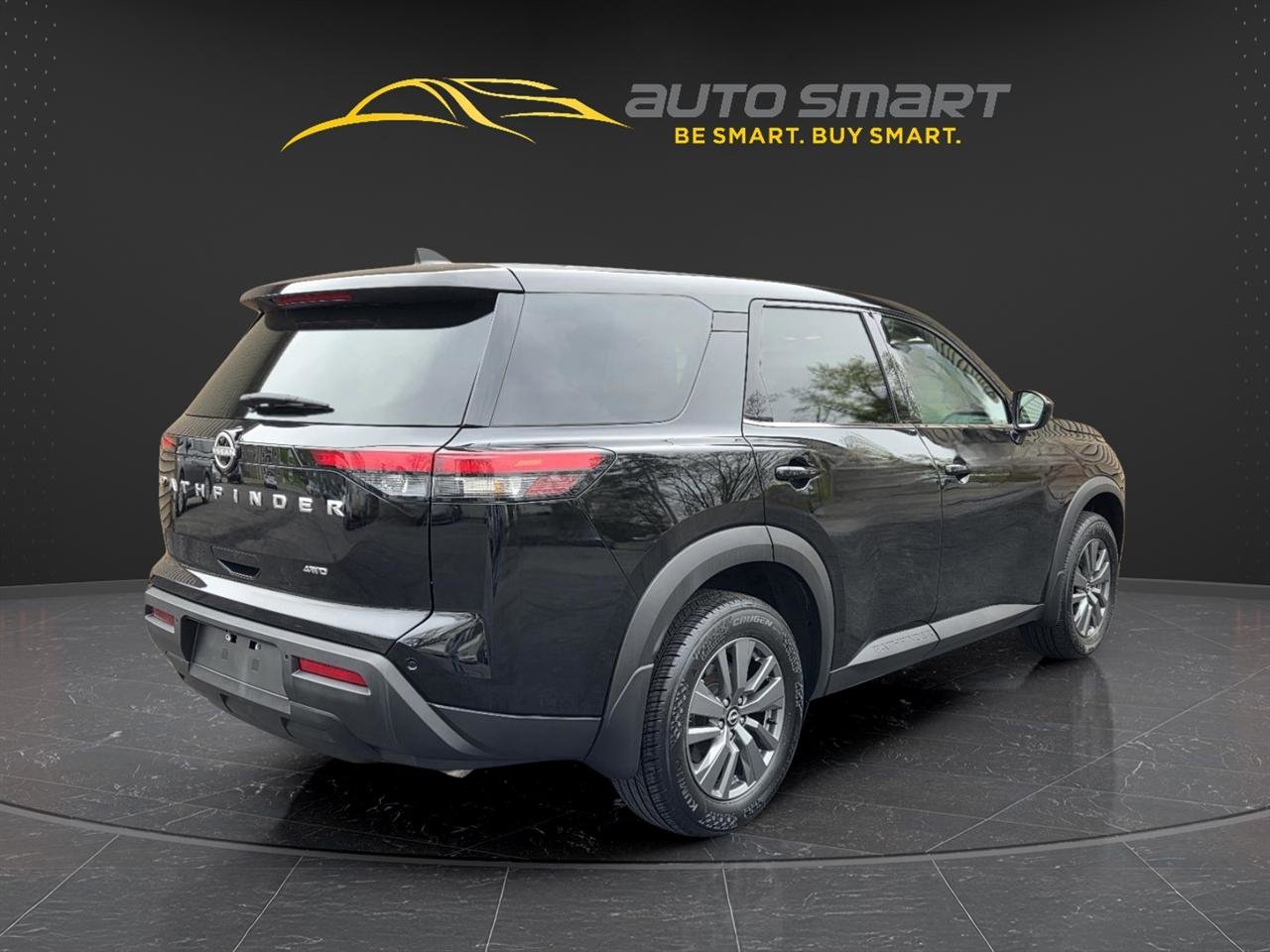 Used 2023 Nissan Pathfinder S AWD/4WD image 5