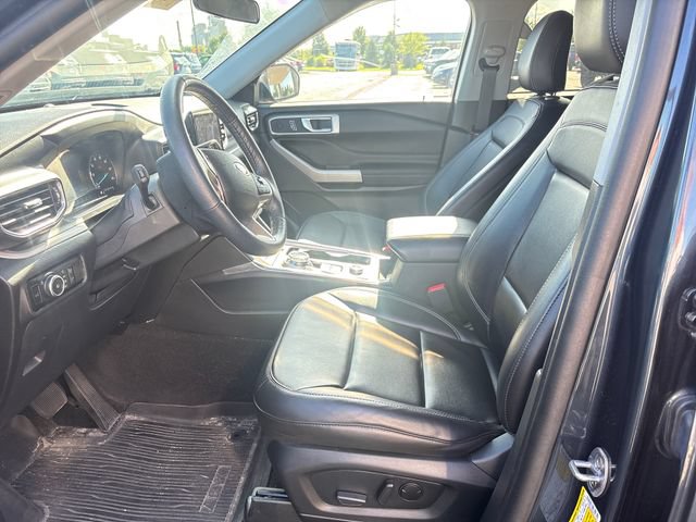 Used 2023 Ford Explorer XLT w/ Equipment Group 202A AWD/4WD image 10
