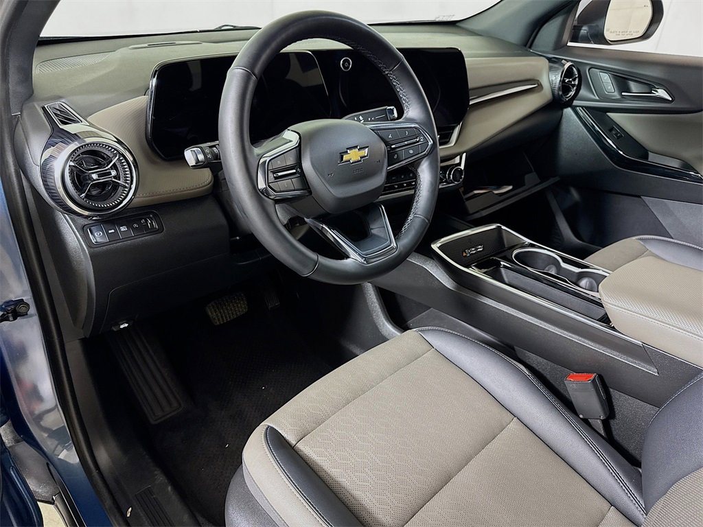 Used 2025 Chevrolet Equinox LT w/ Convenience Package II image 7