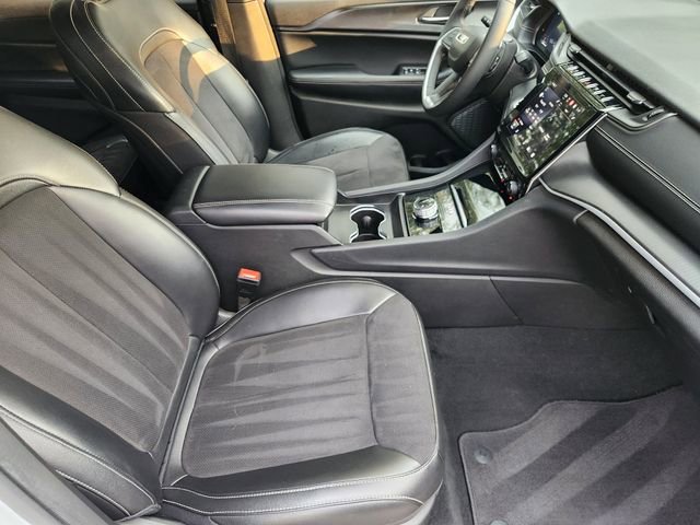 Used 2024 Jeep Grand Cherokee L Laredo image 10