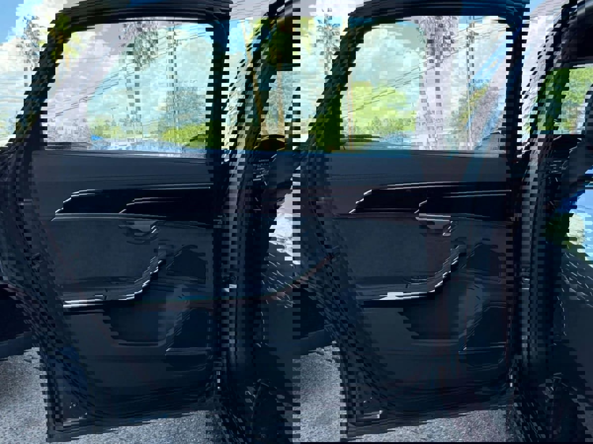 Used 2021 Audi S8 L w/ S8 Executive Package image 57