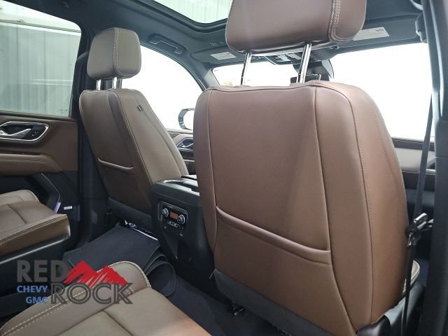 Used 2023 Chevrolet Suburban High Country AWD/4WD image 14