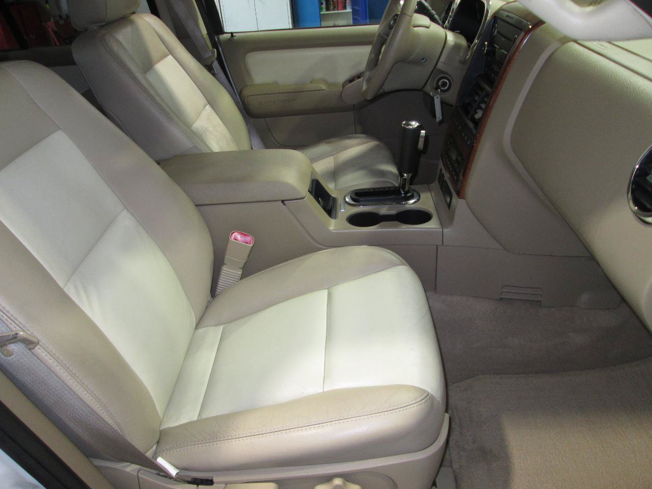 Used 2008 Ford Explorer Eddie Bauer AWD/4WD image 19