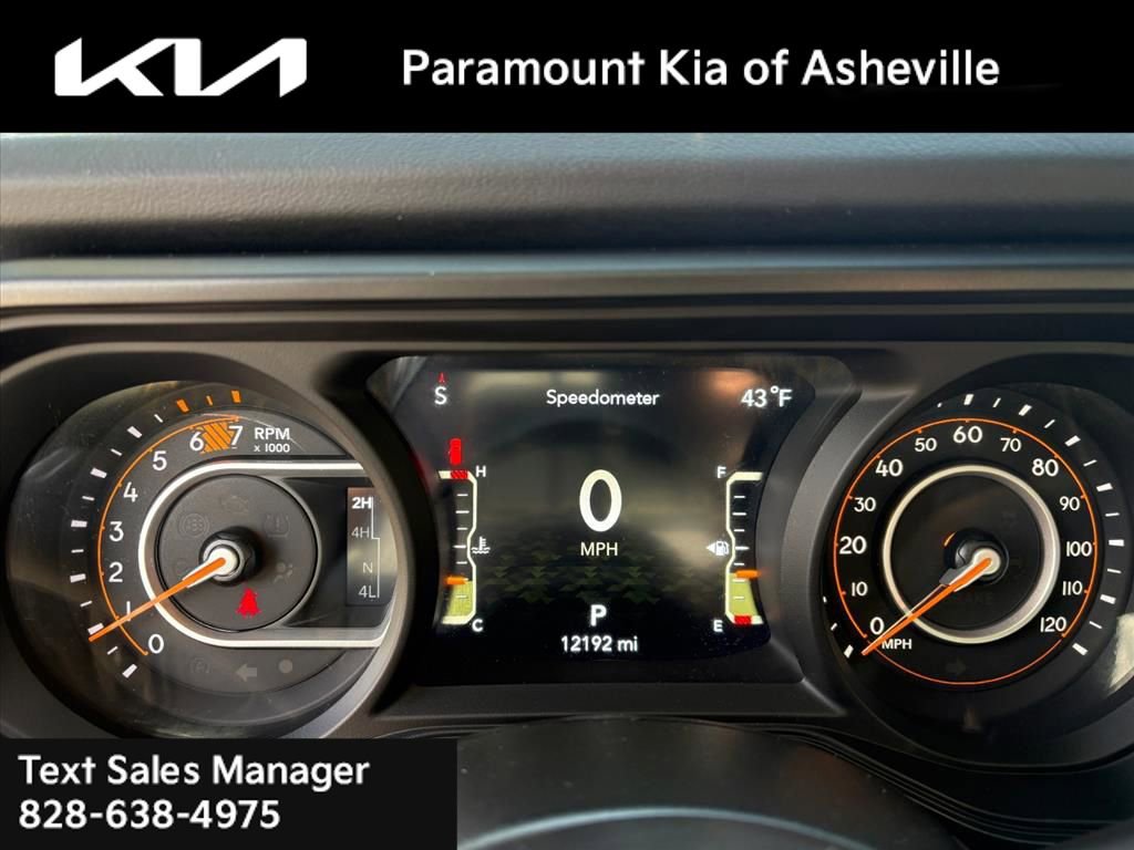 Used 2024 Jeep Wrangler Sahara image 8