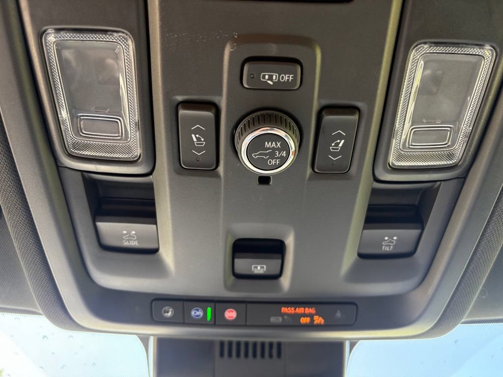Used 2023 Chevrolet Tahoe LT w/ Luxury Package AWD/4WD image 37