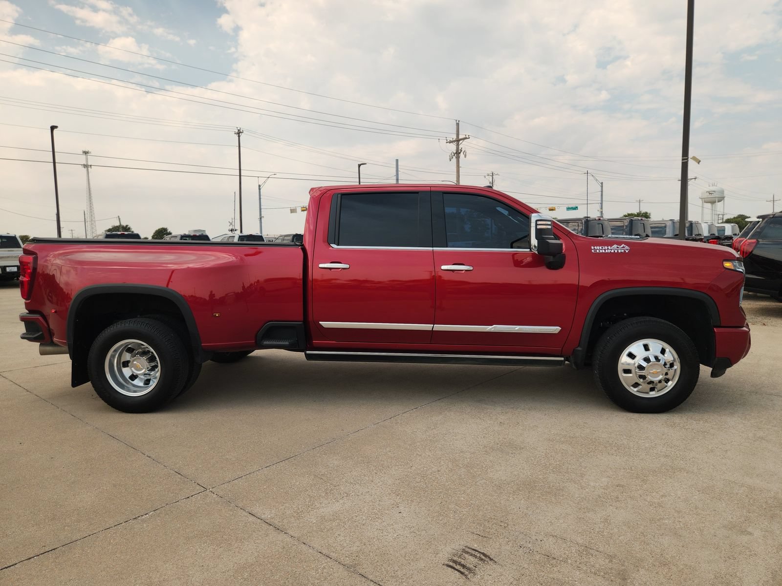Used 2025 Chevrolet Silverado 3500 High Country w/ High Country Premium Package AWD/4WD image 7