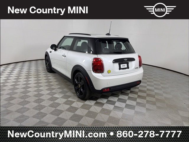 Used 2024 MINI Cooper SE w/ Signature Upholstery Package image 5
