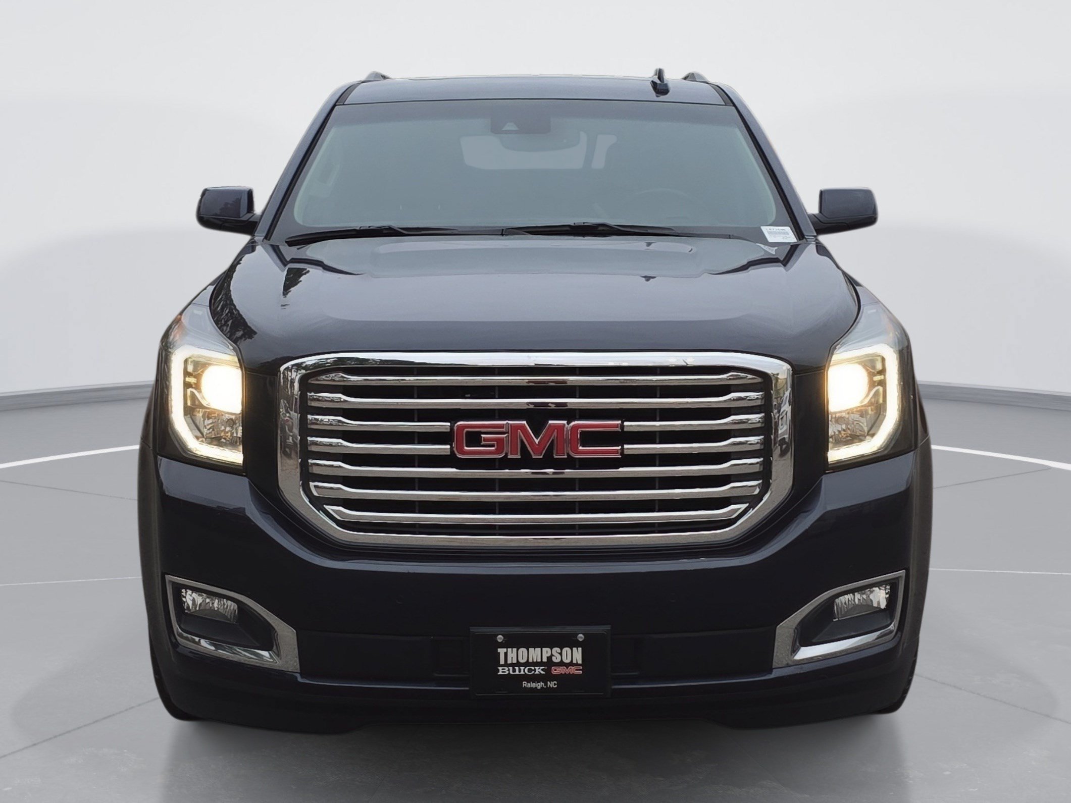 Used 2018 GMC Yukon SLT w/ Premium Edition AWD/4WD image 8