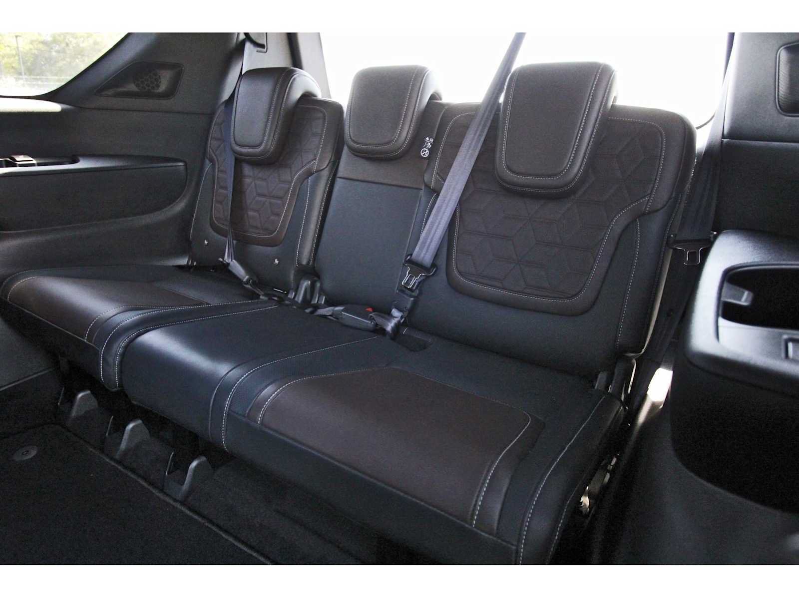 Used 2025 Nissan Armada Platinum RWD image 12
