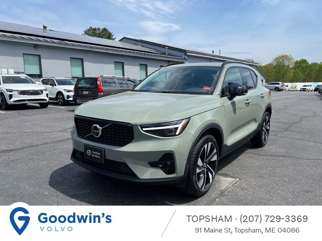 Certified 2025 Volvo XC40 B5 Ultra AWD/4WD image 1
