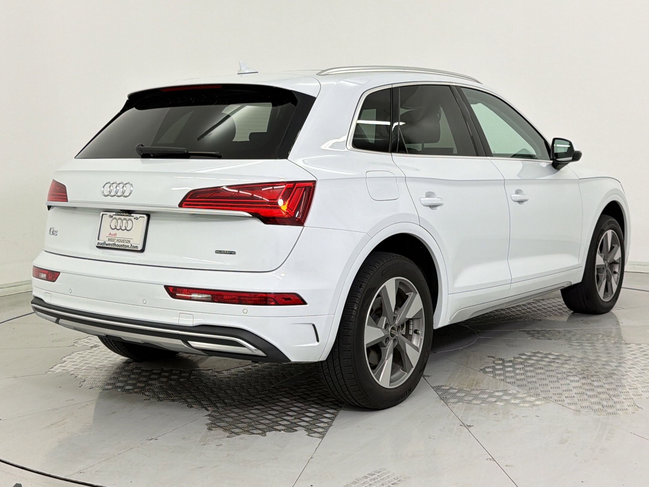 Used 2023 Audi Q5 2.0T Premium Plus w/ Premium Plus Package image 9