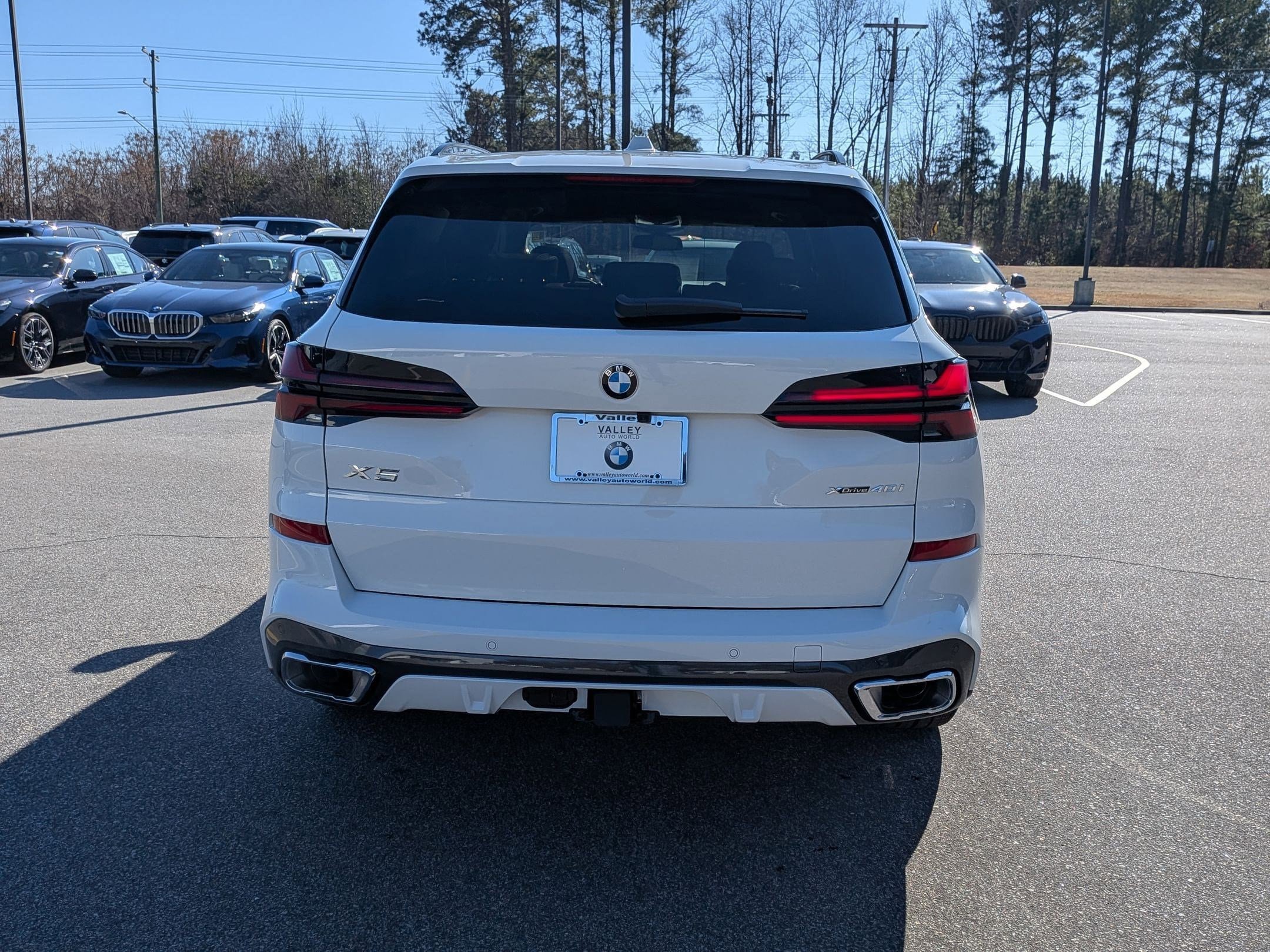 New 2026 BMW X5 xDrive40i w/ M Sport Package AWD/4WD image 4