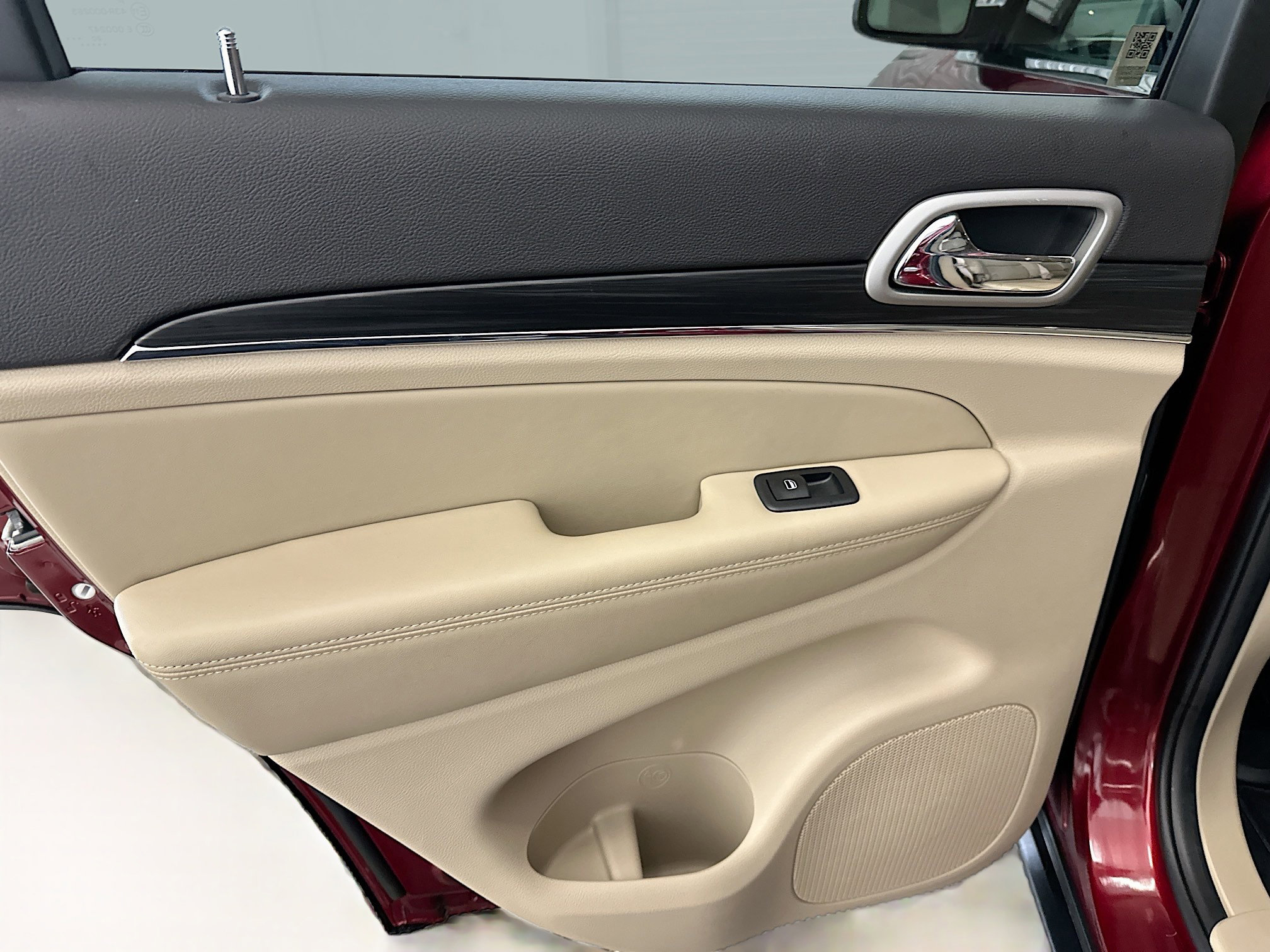 Used 2021 Jeep Grand Cherokee Limited w/ Trailer Tow Group IV image 28