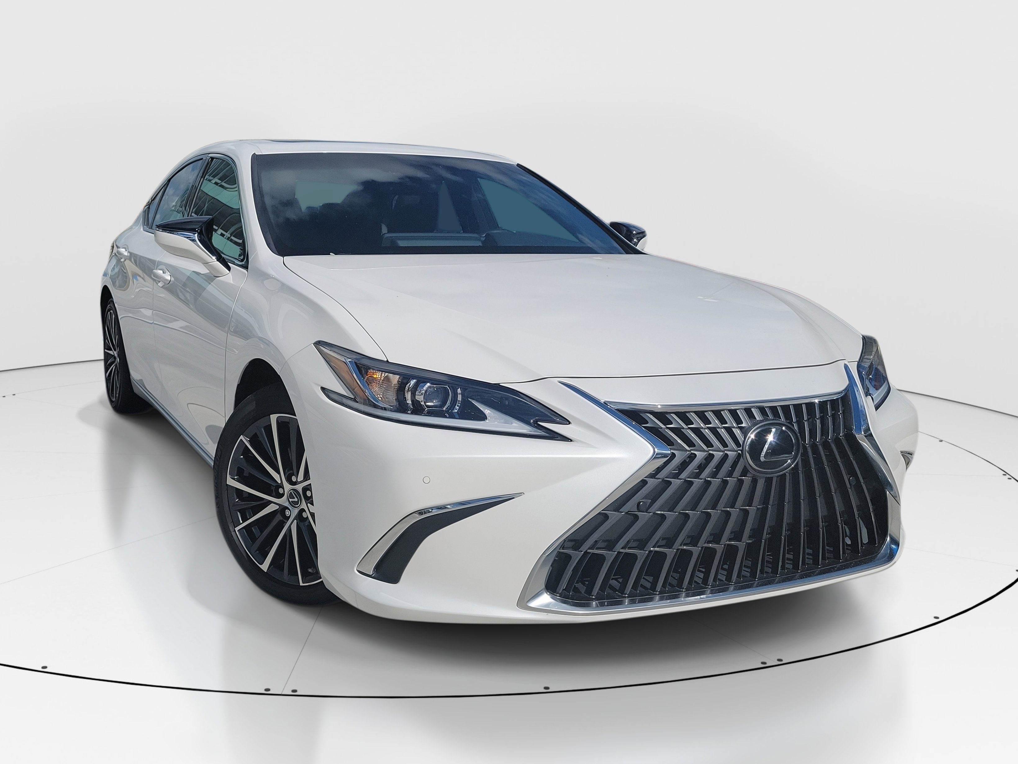 Used 2023 Lexus ES 350 w/ Premium Package image 2