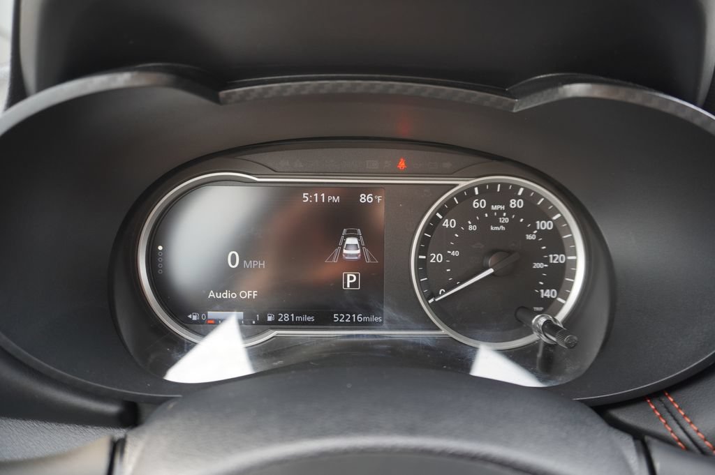 Used 2024 Nissan Versa SR FWD image 15