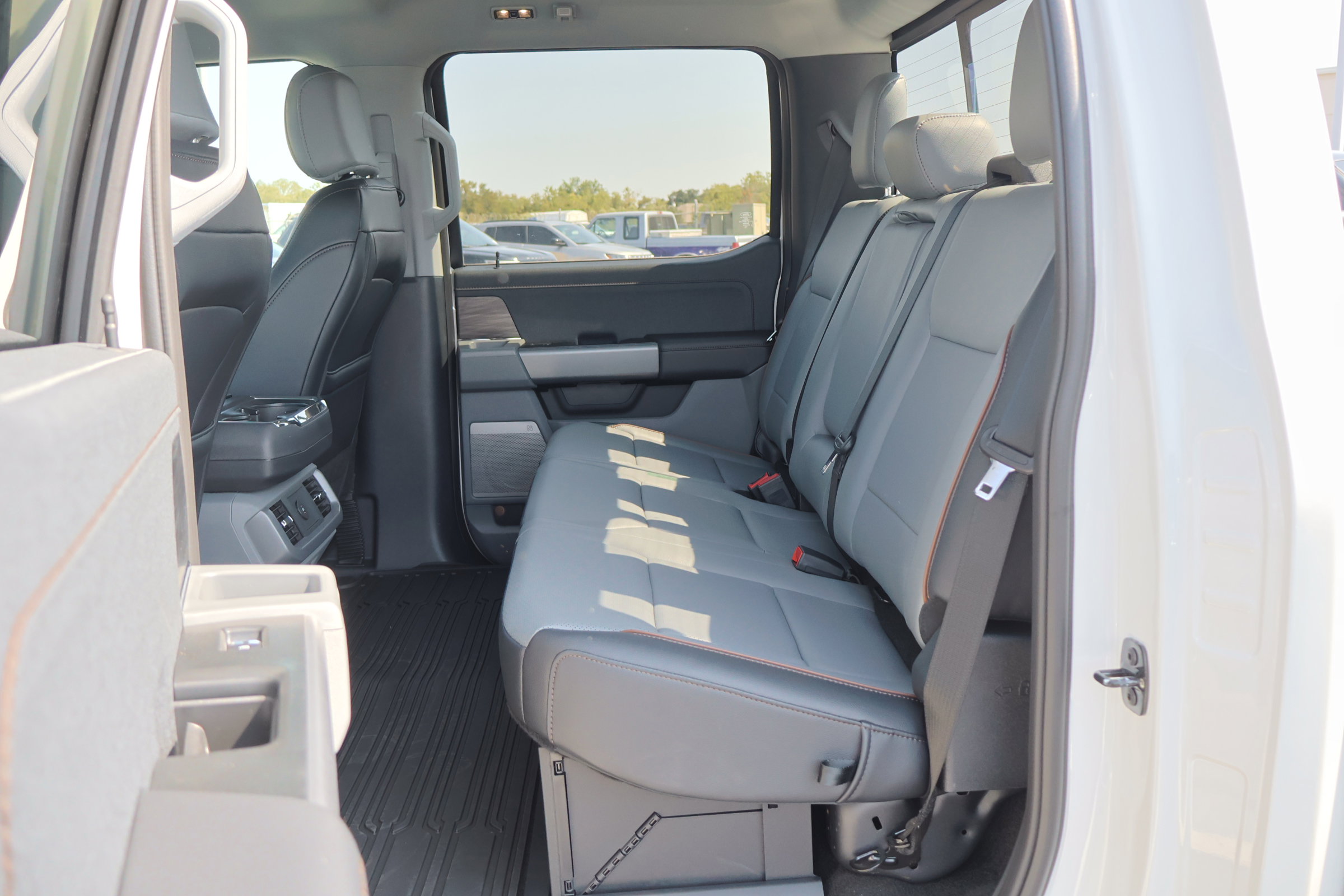 Certified 2025 Ford F150 Lariat w/ Equipment Group 501A Mid image 24