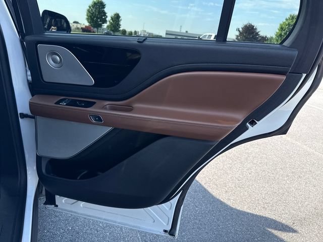 Used 2022 Lincoln Aviator Grand Touring w/ Equipment Group 301A AWD/4WD image 18