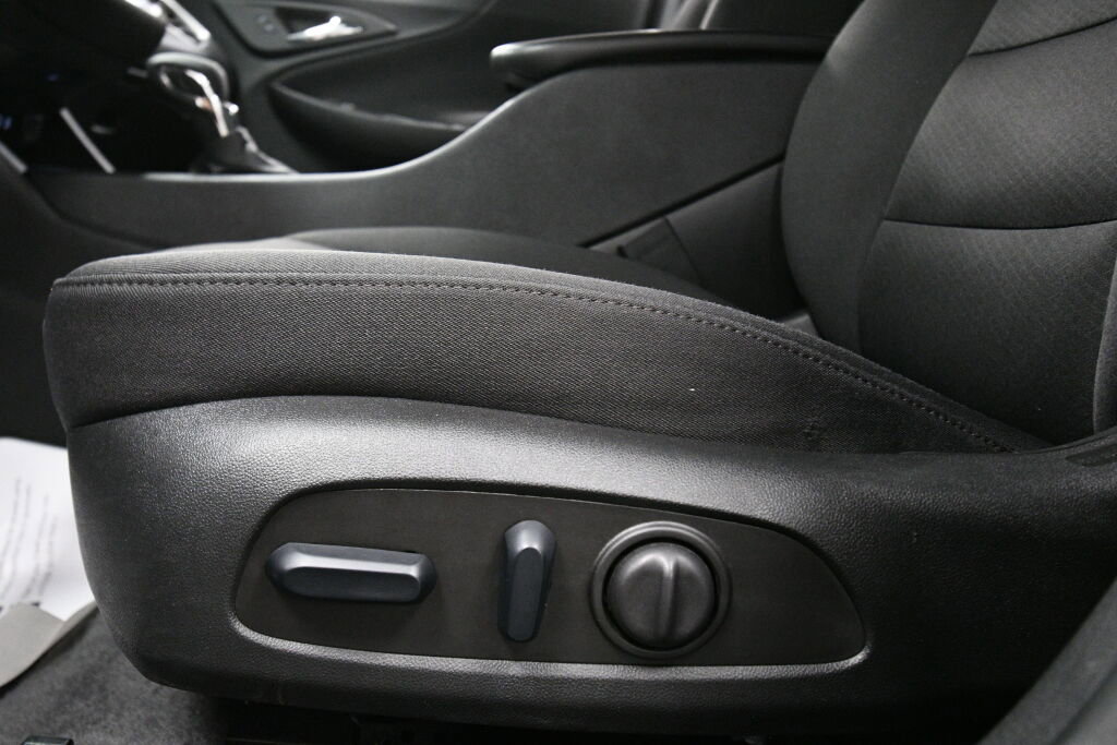 Used 2024 Chevrolet Malibu LT image 11
