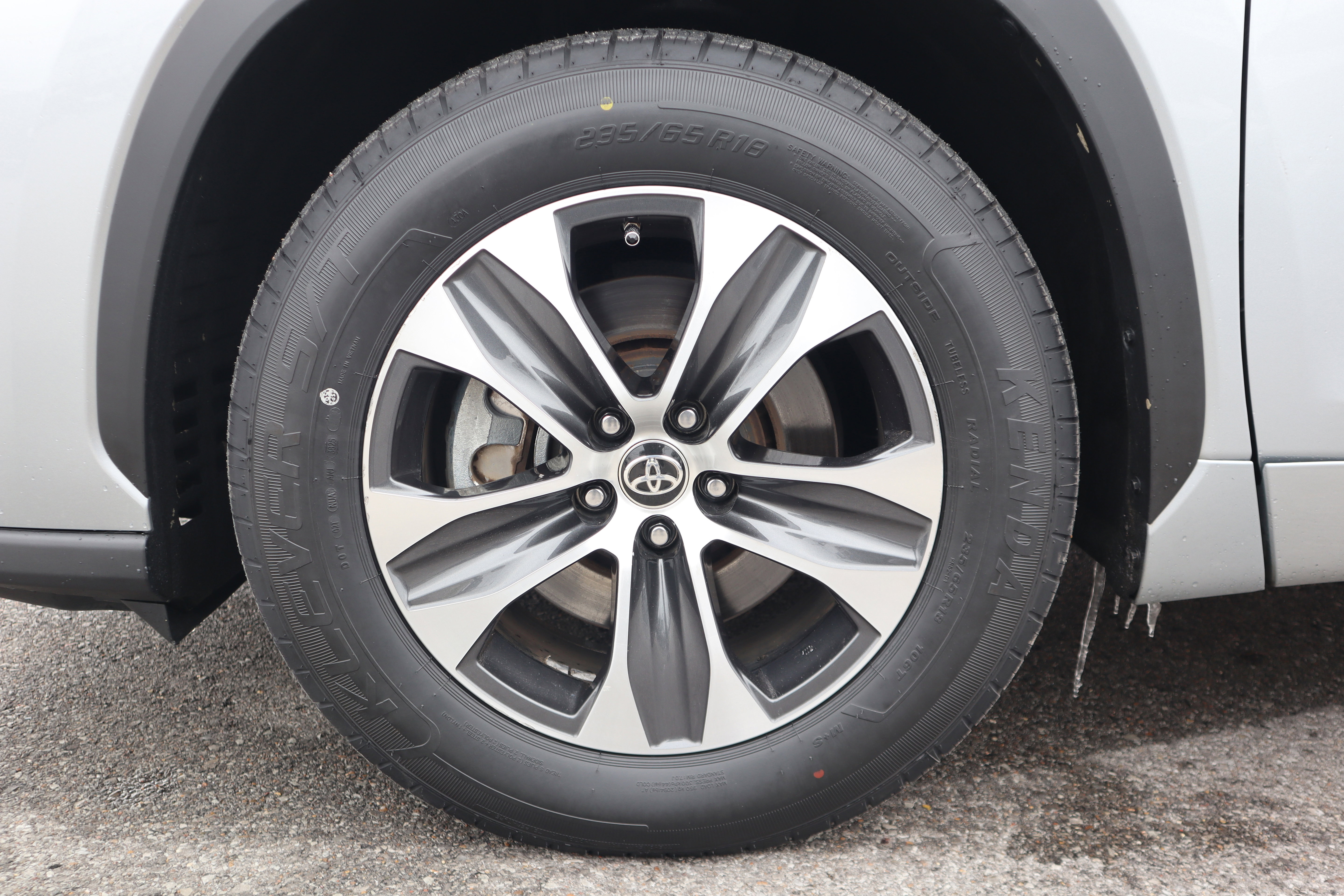 Used 2021 Toyota Highlander XLE image 11