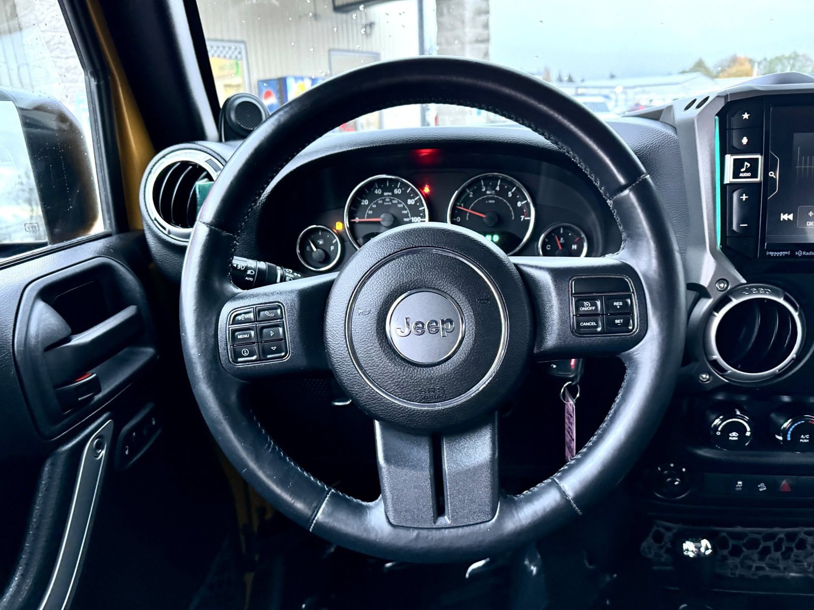 Used 2014 Jeep Wrangler Unlimited Sahara w/ Connectivity Group AWD/4WD image 14