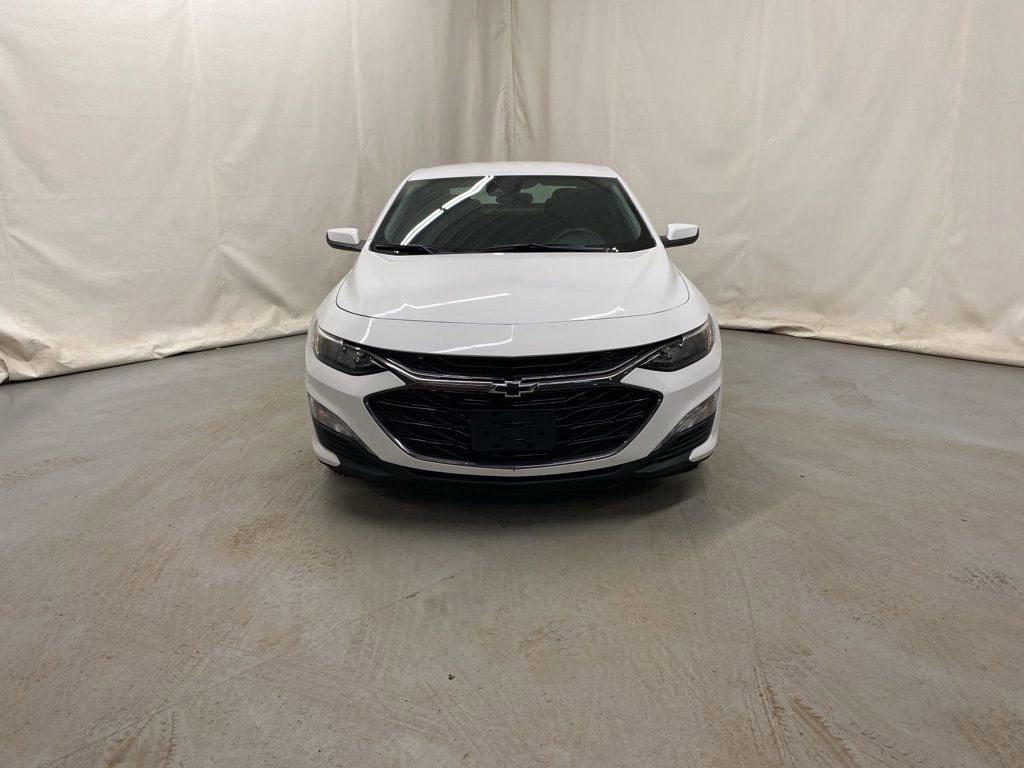 Used 2023 Chevrolet Malibu LT w/ Sport Edition image 3
