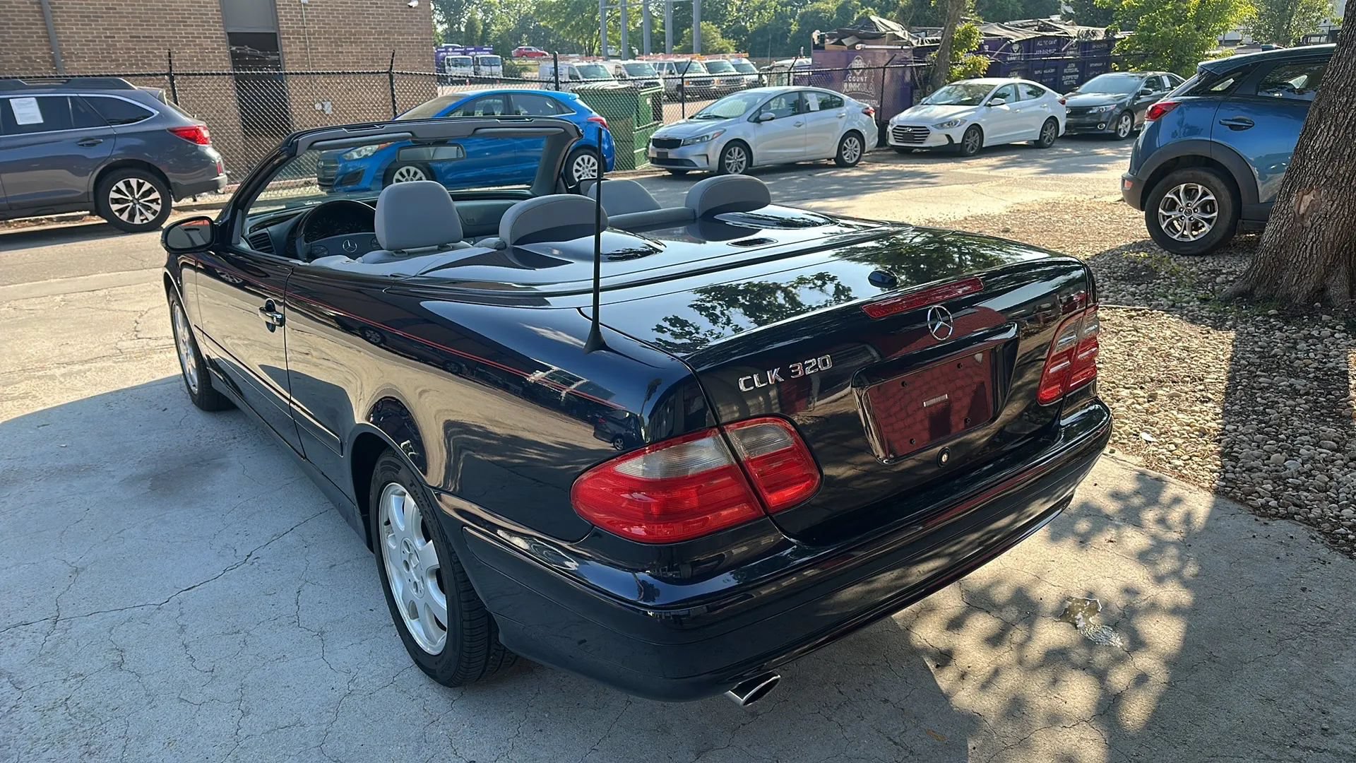Used 2001 Mercedes-Benz CLK 320 Cabriolet w/ K2 Opt Pkg image 14