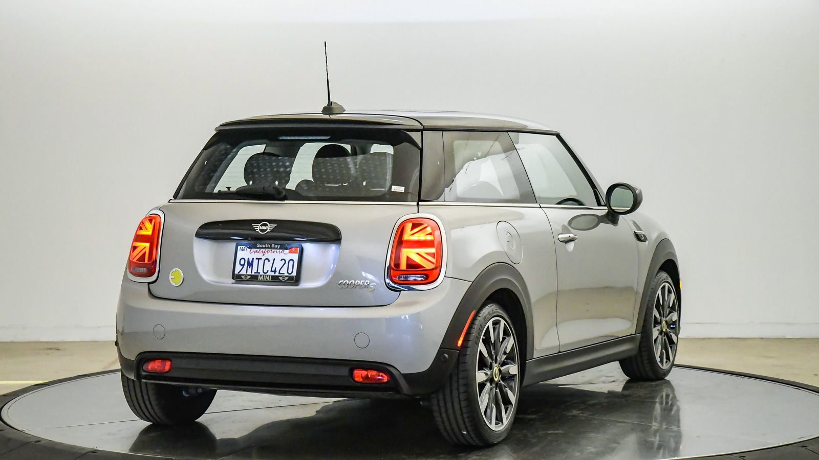 Certified 2024 MINI Cooper SE FWD image 5