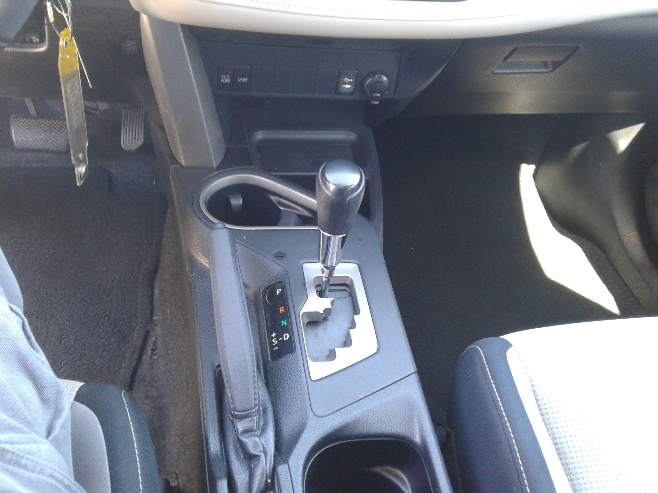 Used 2016 Toyota RAV4 XLE image 17