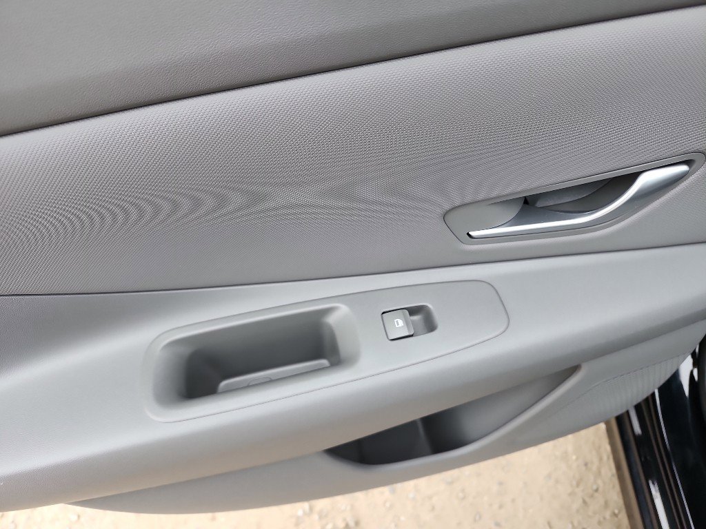 Used 2023 Hyundai Elantra SEL w/ Convenience Package image 14